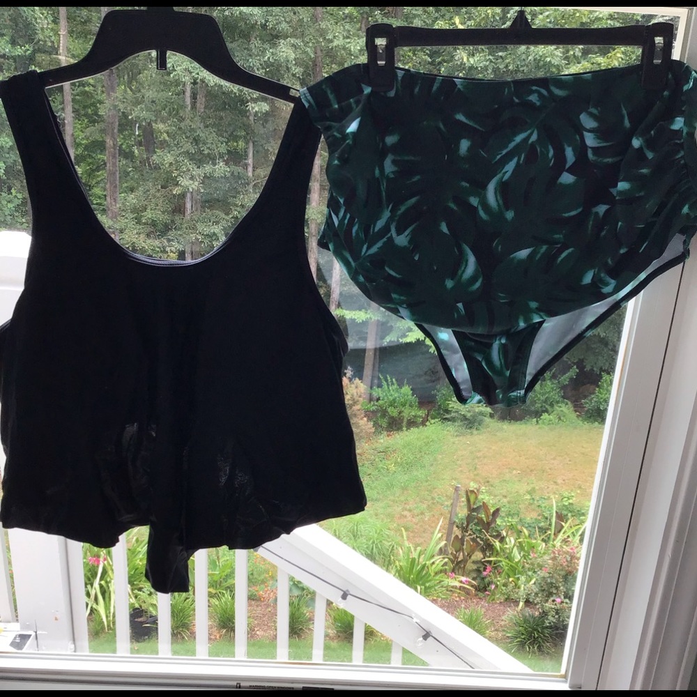 NWT Ladies 2 piece swimsuit by SouqFone size XXL